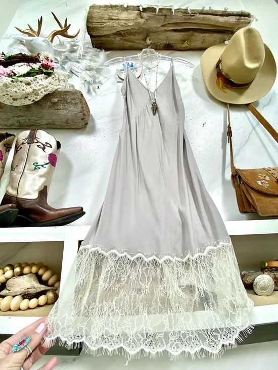 Aritzia Wilfred Moulin satin dress w lace detailing shabby chic vibe - Picture 1 of 7